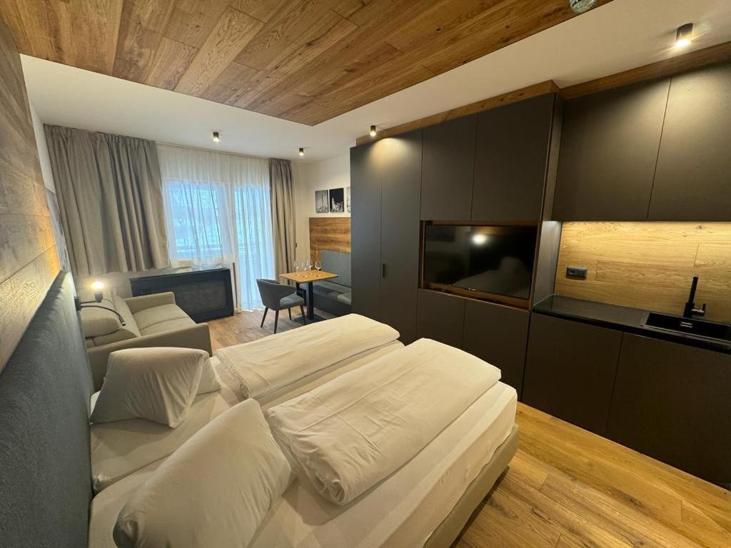Hotel Kaerntnerhof Хайлигенблут Экстерьер фото